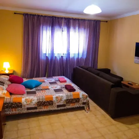 Гостевой дом Friends In - Charming Bedrooms In The Historic Center